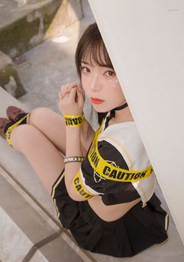 年轻女教师4hd中字免费观看_BD韩语免费观看视频